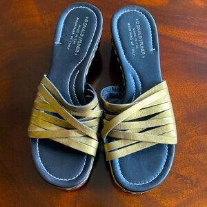 Donald Pliner Italian Siena Gold Bronze Metallic Wedges Strappy Sandal Mule Sz 9